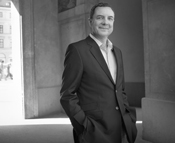 ² רH. SternȫܼRobert Stern